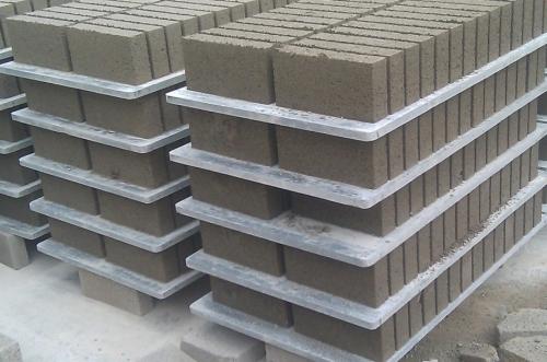 <a href=http://www.lanjingfang.cn/zjtb/ target=_blank class=infotextkey>PVC磚機托板</a>廠家