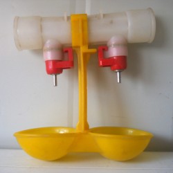 供應(yīng) 禽用鋼球雙乳頭飲食器 自動(dòng)上水 操作簡單 質(zhì)量保證廠家特供